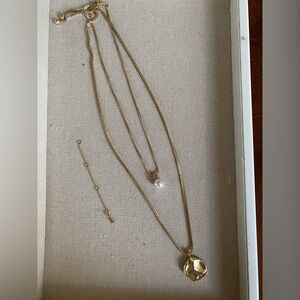 LIKE NEW Stella & Dot Gaia Pearl Layering Necklace Gold